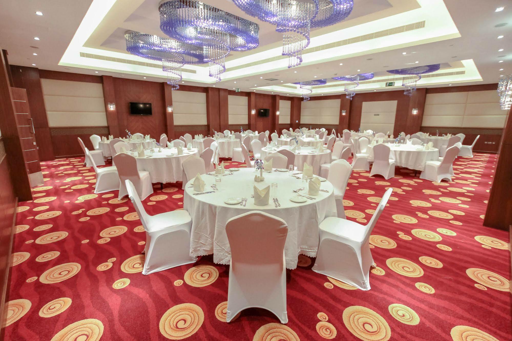 Danat Capital Hotel Abu Dabi Exterior foto